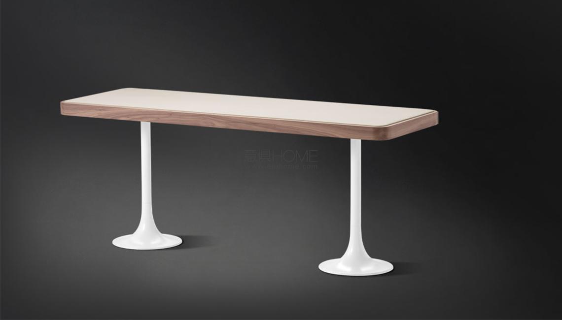 FLOU的Ermes2-Desk 桌子