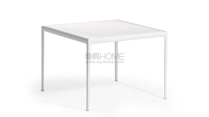 KNOLL 1966 Dining Table - 38“ x 38 ”餐桌