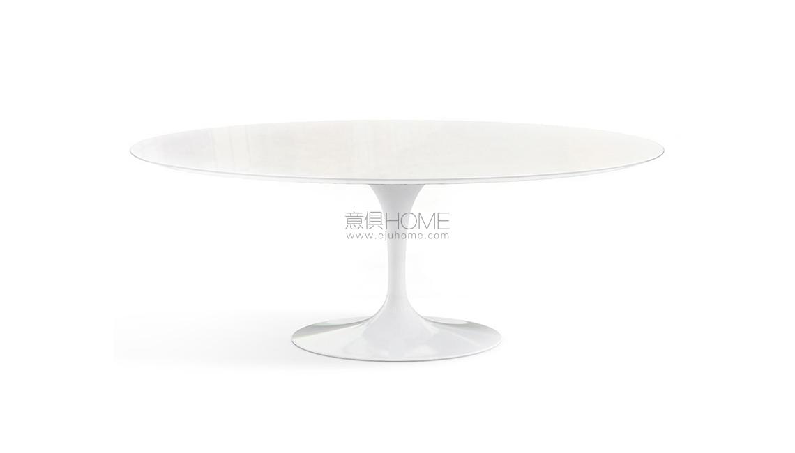 Saarinen Table - 78” Oval户外餐桌