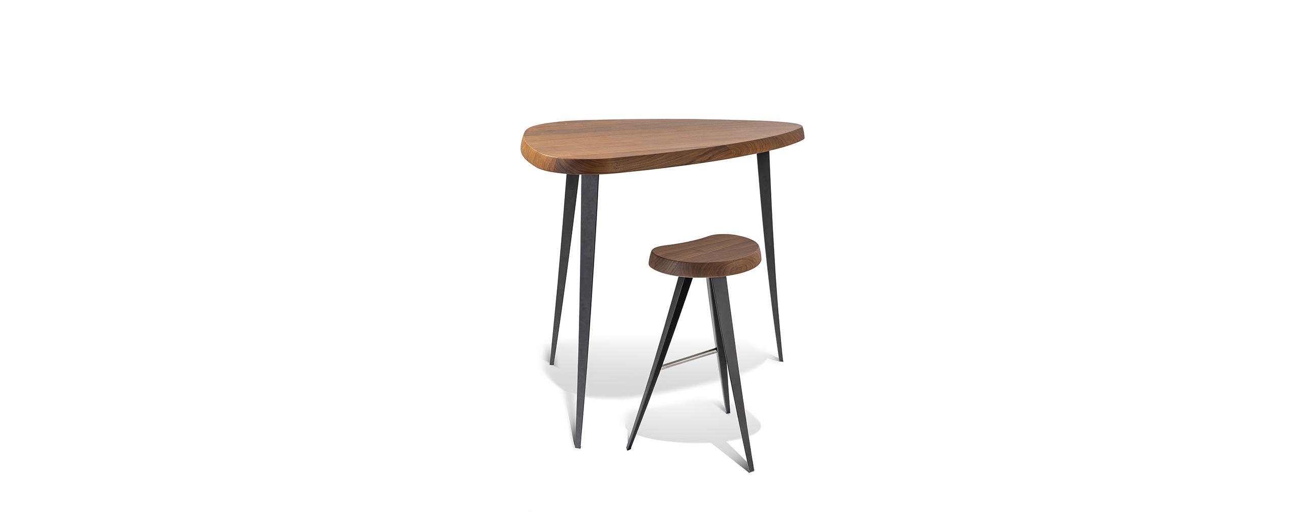 1_cassina_mexique_charlotte_perriand_bar_stool_and_table