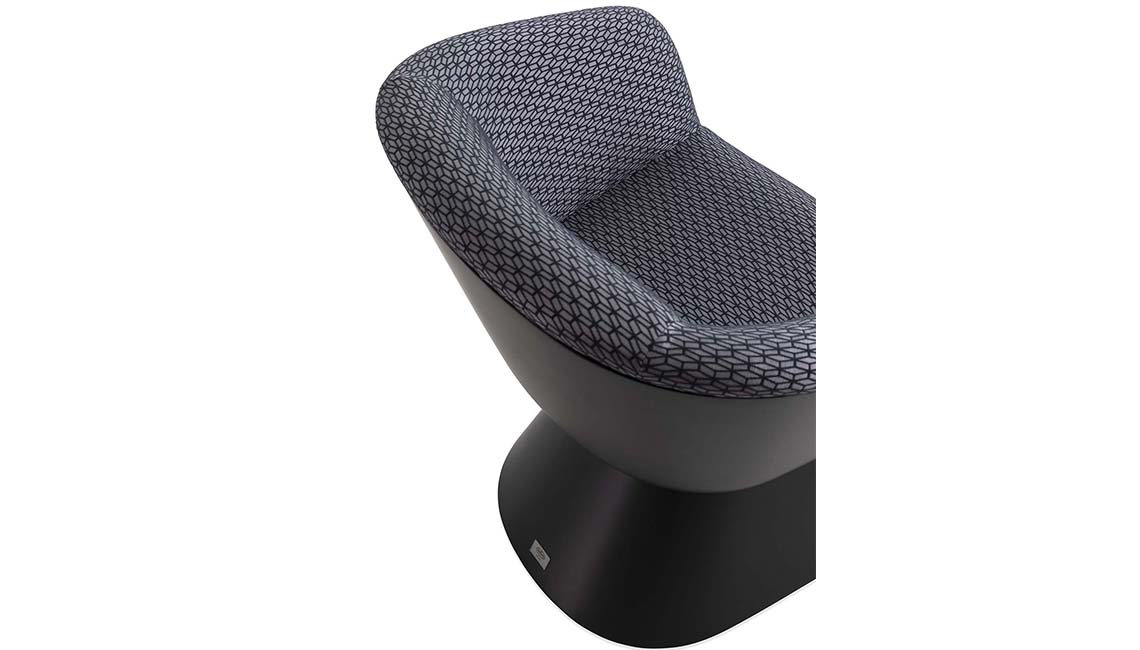 31_Bugatti-Home__Vitesse-chair