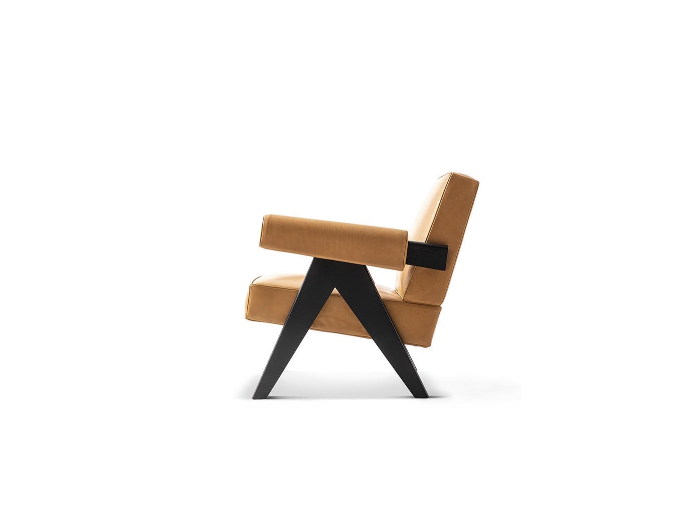 7_cassina_capitol_complex_armchair_hommage_o_pierre_jeanneret_cassina_rd