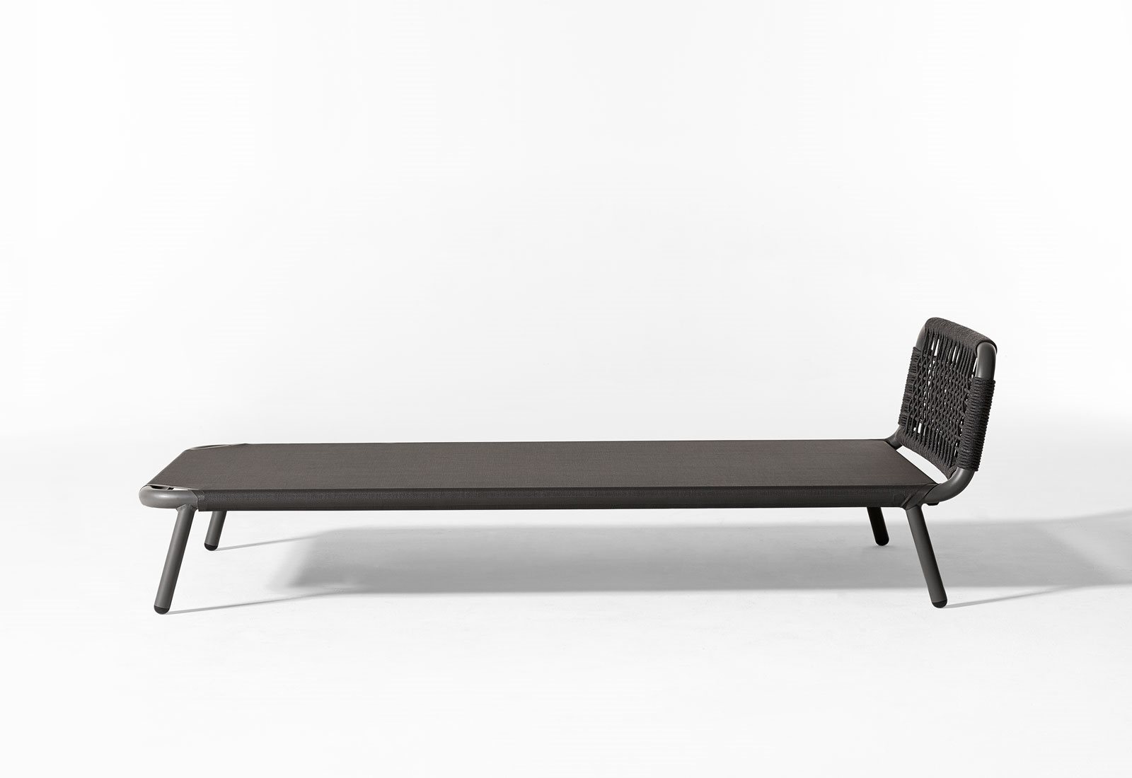 Noa-open-air-lounge-bed-01-1600x1100