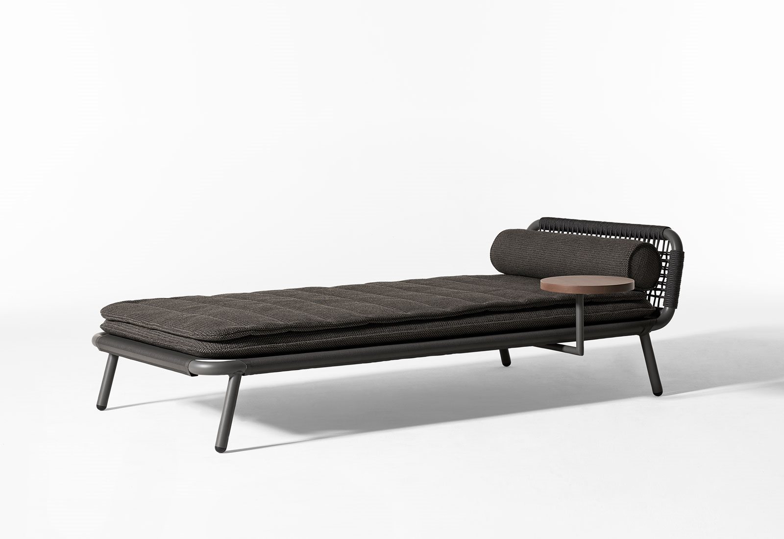 Noa-open-air-lounge-bed-03-1600x1100