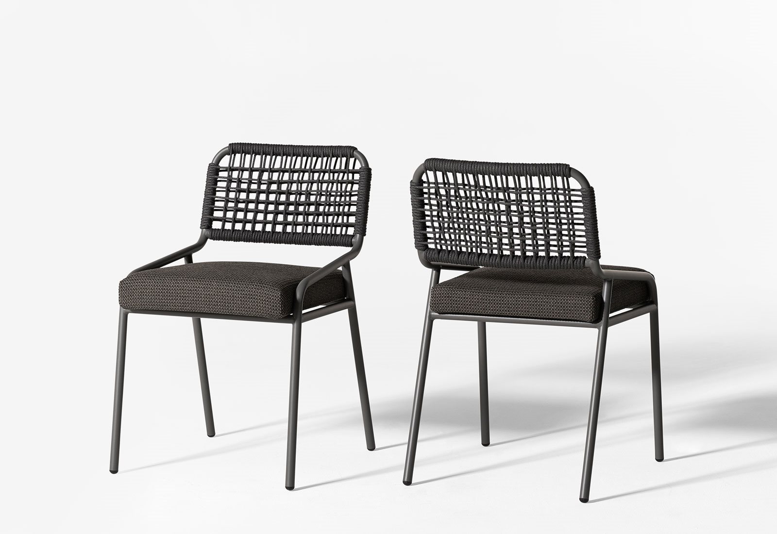 Tai-open-air-chair-01-1600x1100