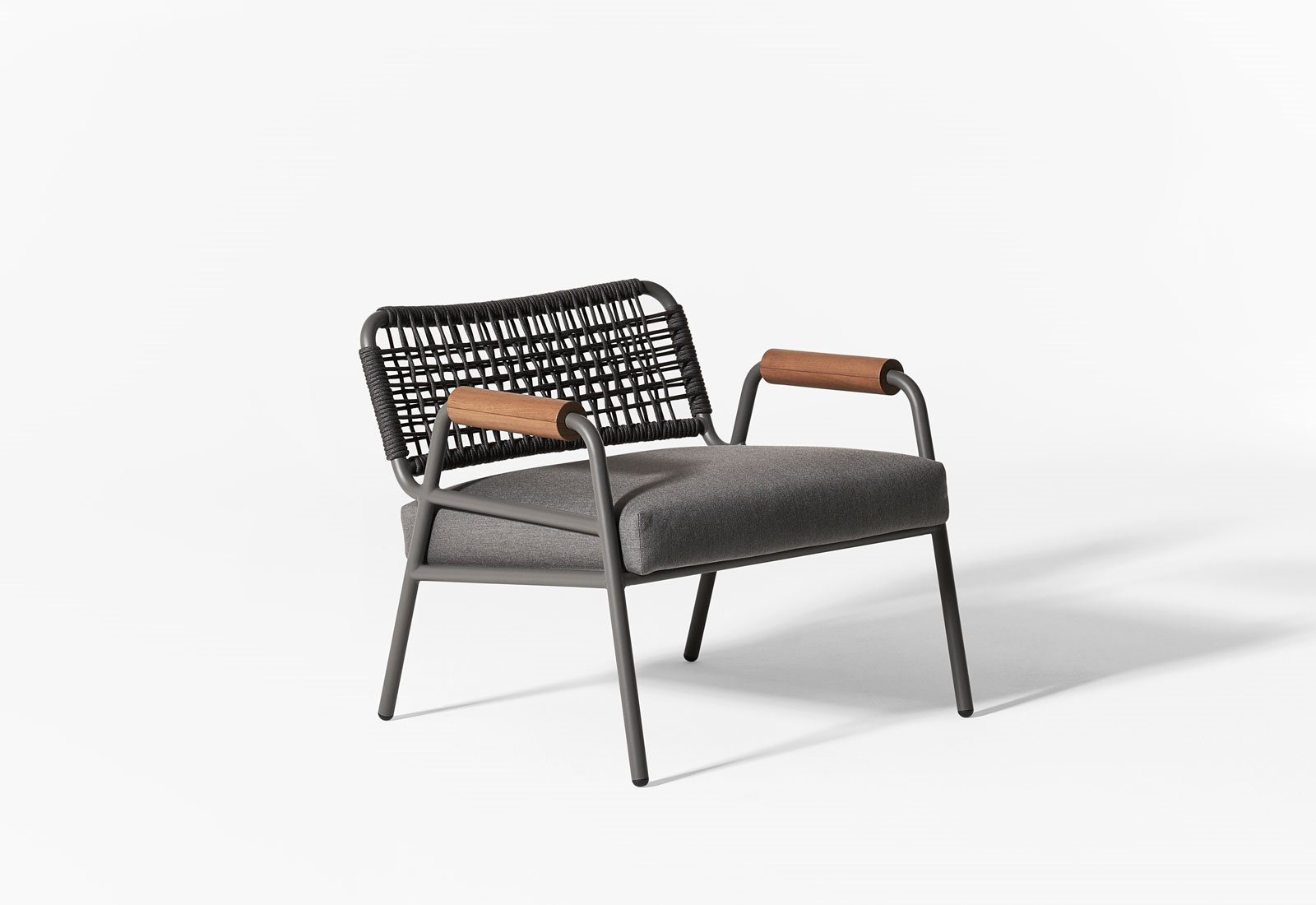 Zoe-Wood-open-air-armchair-01-1600x1100