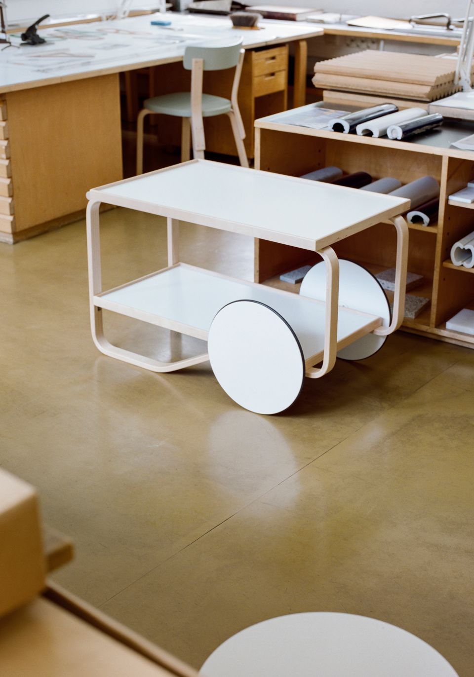 Tea-Trolley-901-white-laminate-Aalto-studio-1961178