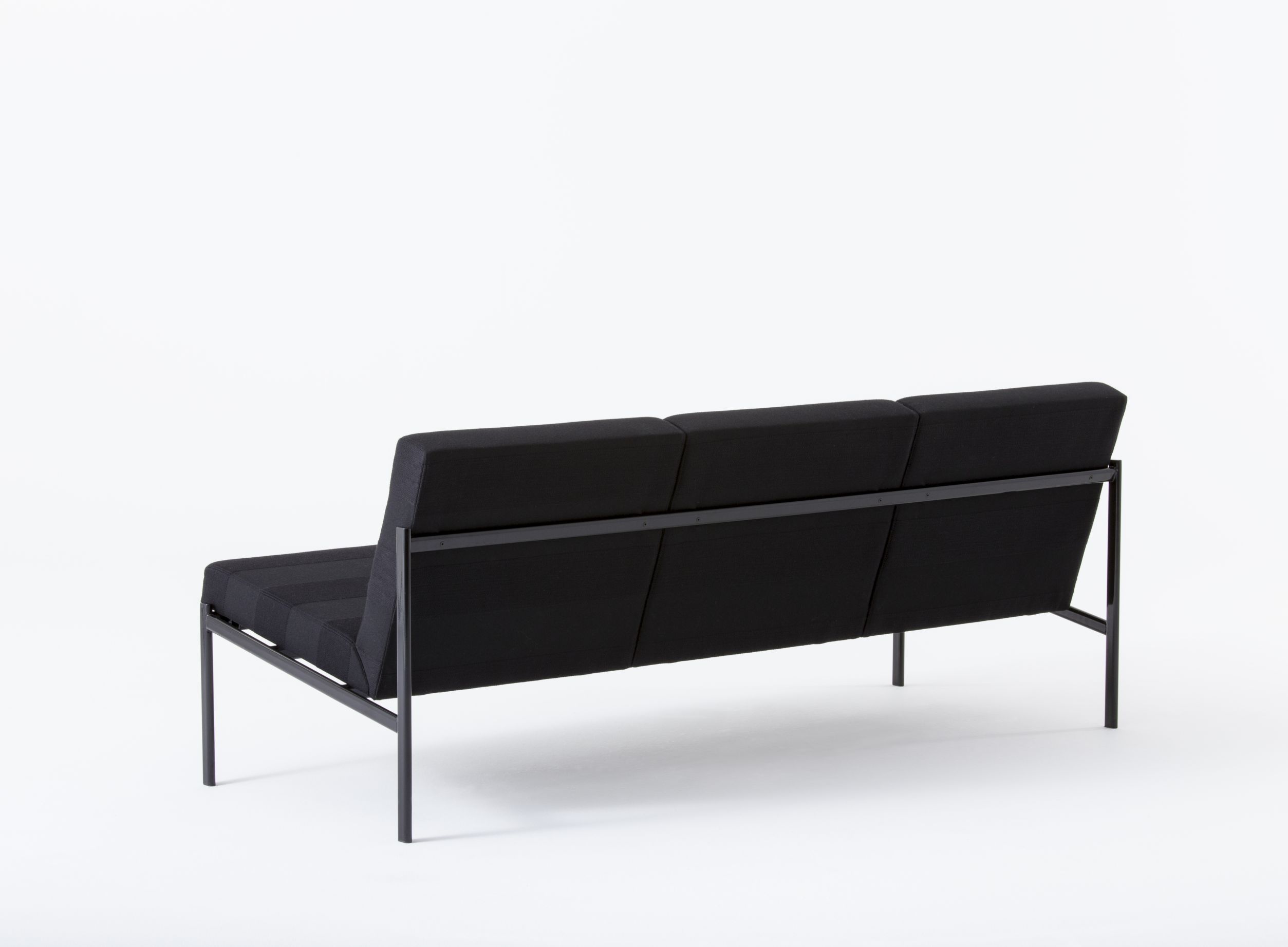 Kiki-Sofa-3-seater-side-Kvadrat-Raf-Simons-upholstery-1834985