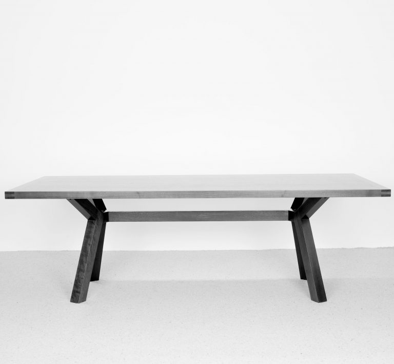 table-nua-768x709