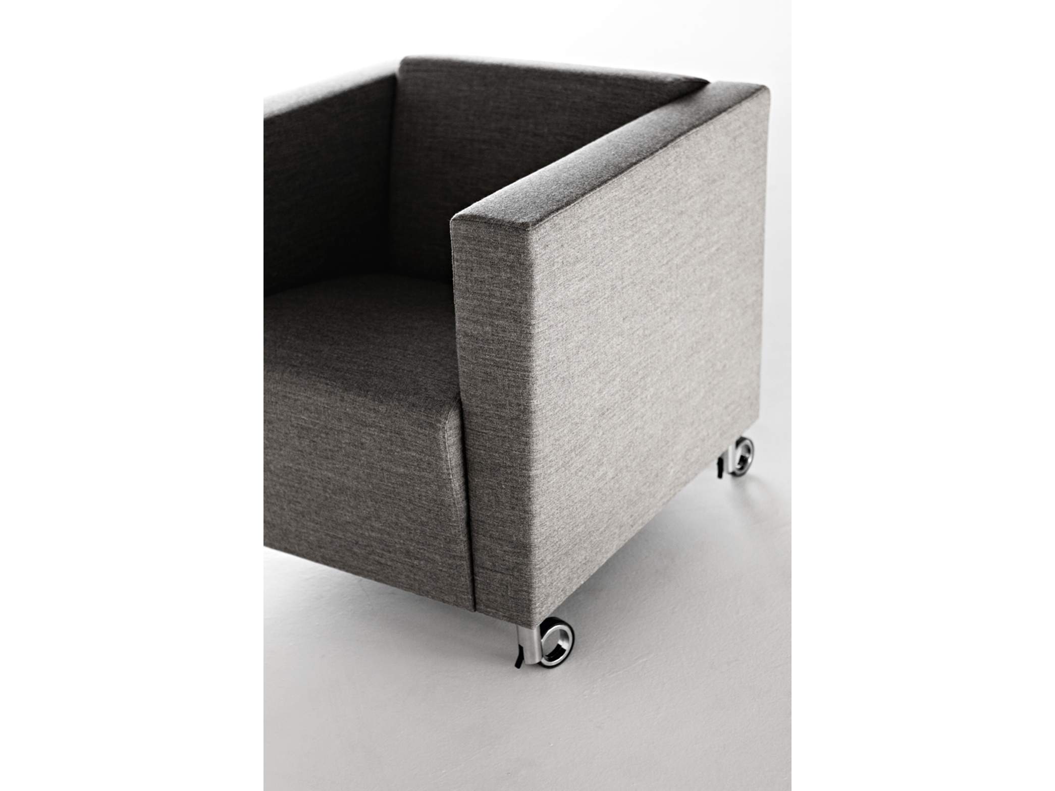cubus-small-armchair-gallery-6