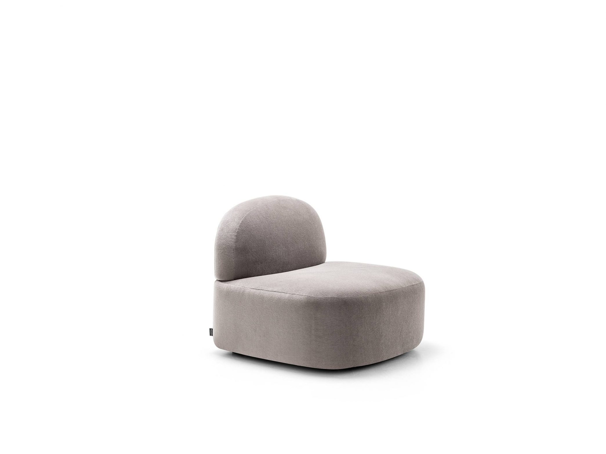guest-armchair-landscape-2090x1568