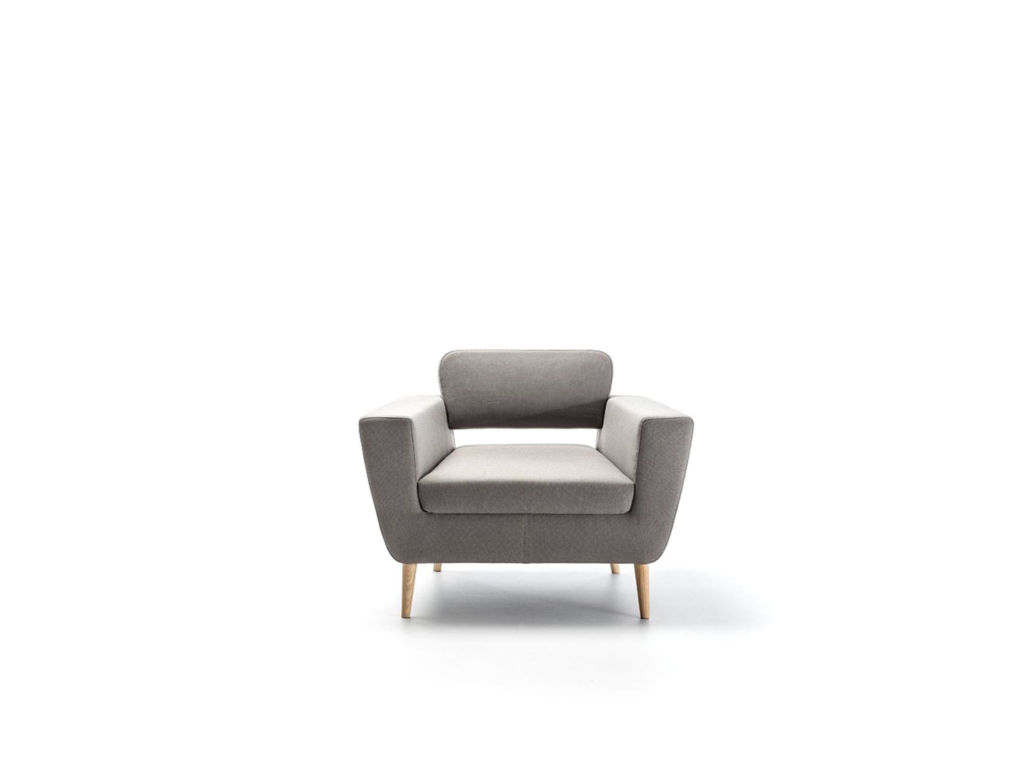 serie-50w-armchair-landscape-2090x1568