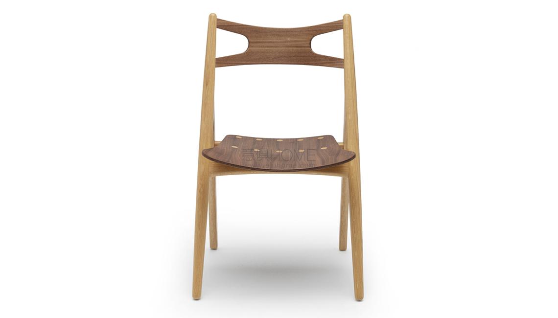 Carl Hansen & son 的CH29  SAWBUCK CHAIR 餐椅 1