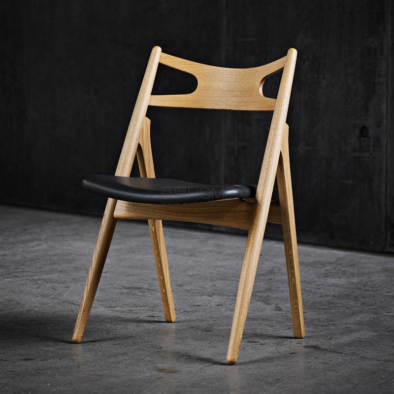 Carl Hansen & son 的CH29  SAWBUCK CHAIR 餐椅 5