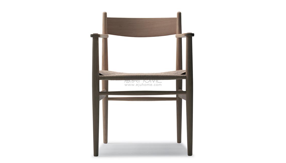 Carl Hansen & son 的 CH37 餐椅 1