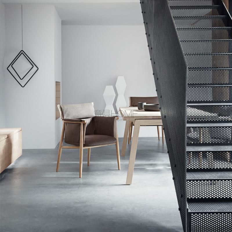 Carl Hansen & son 的 E005  EMBRACE CHAIR 餐椅 5