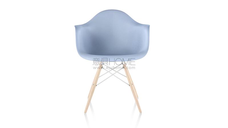 Eames Molded Plastic Chairs 椅子