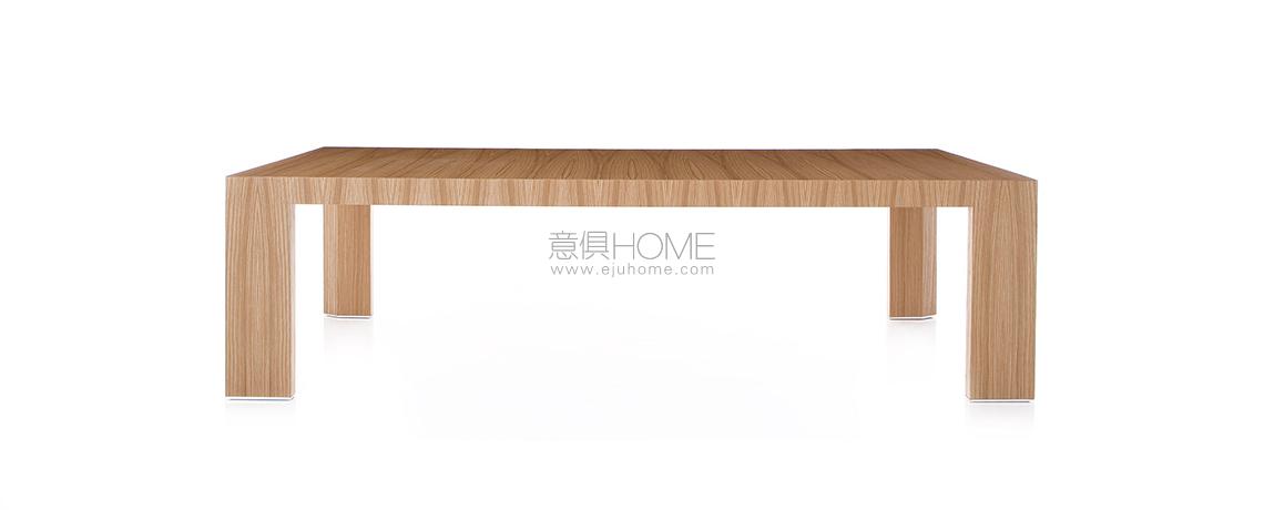 Cassina 370 EL DOM 餐桌5