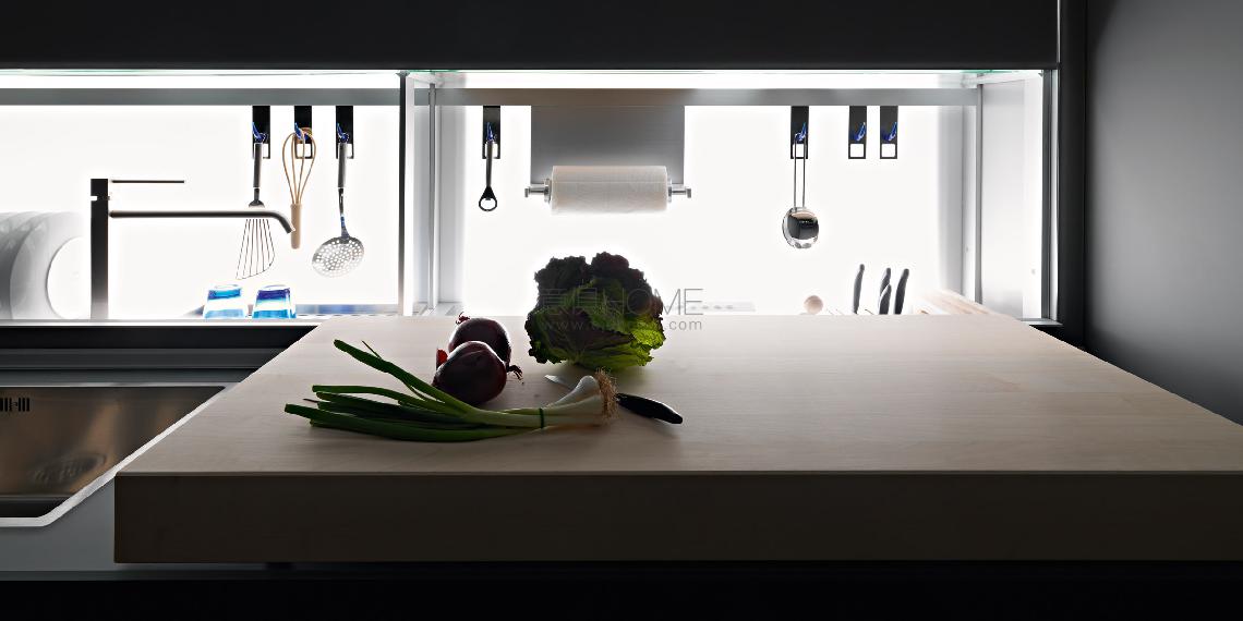 VALCUCINE  new logica system blu valcucine 5 Artematica Vitrum Blu 餐边柜 2