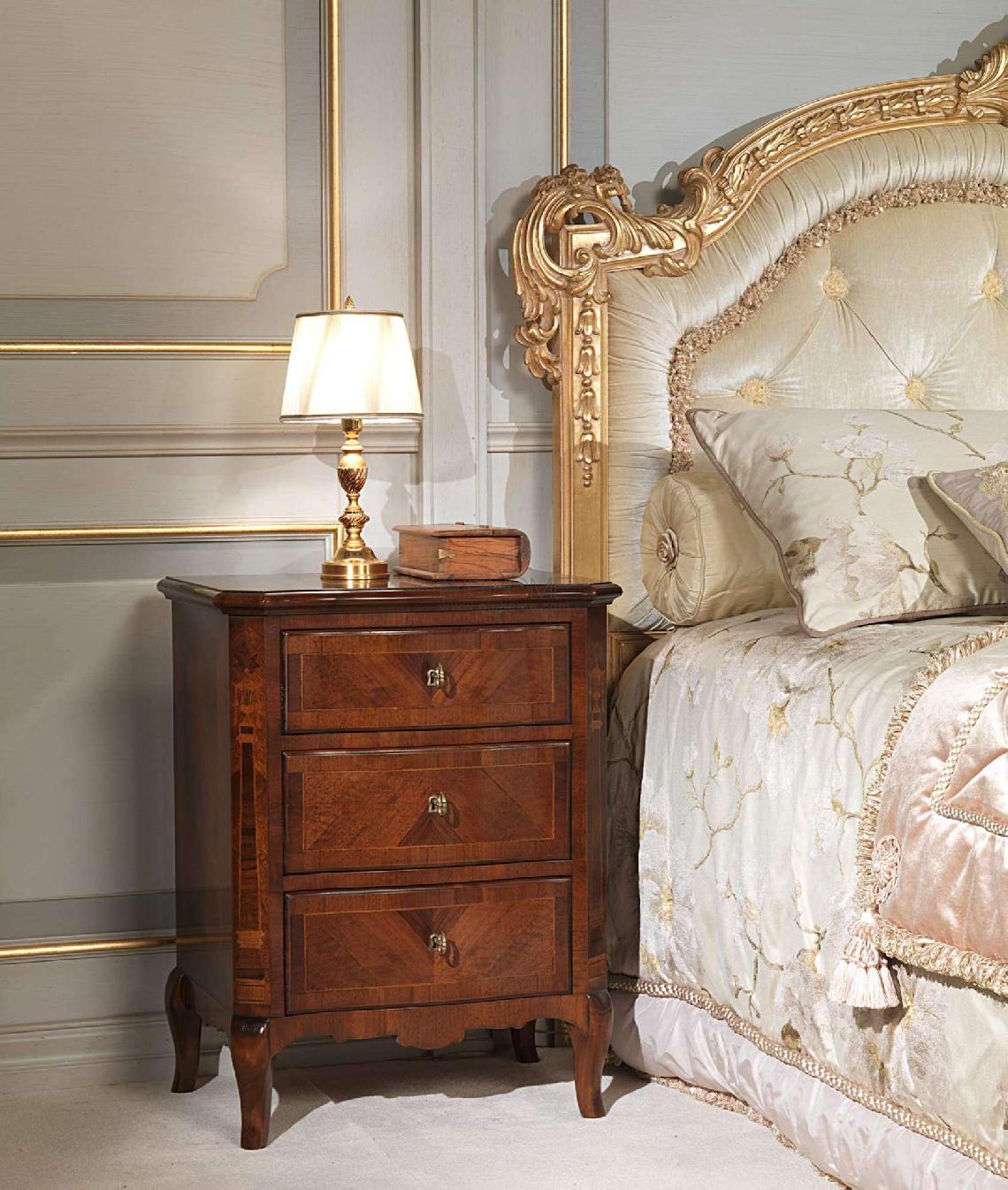 VIMERCATI Classic french 19th century style bedroom 边柜