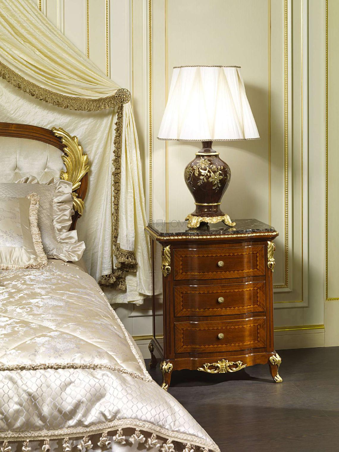 VIMERCATI Classic room decor Louis XV France 床头柜1