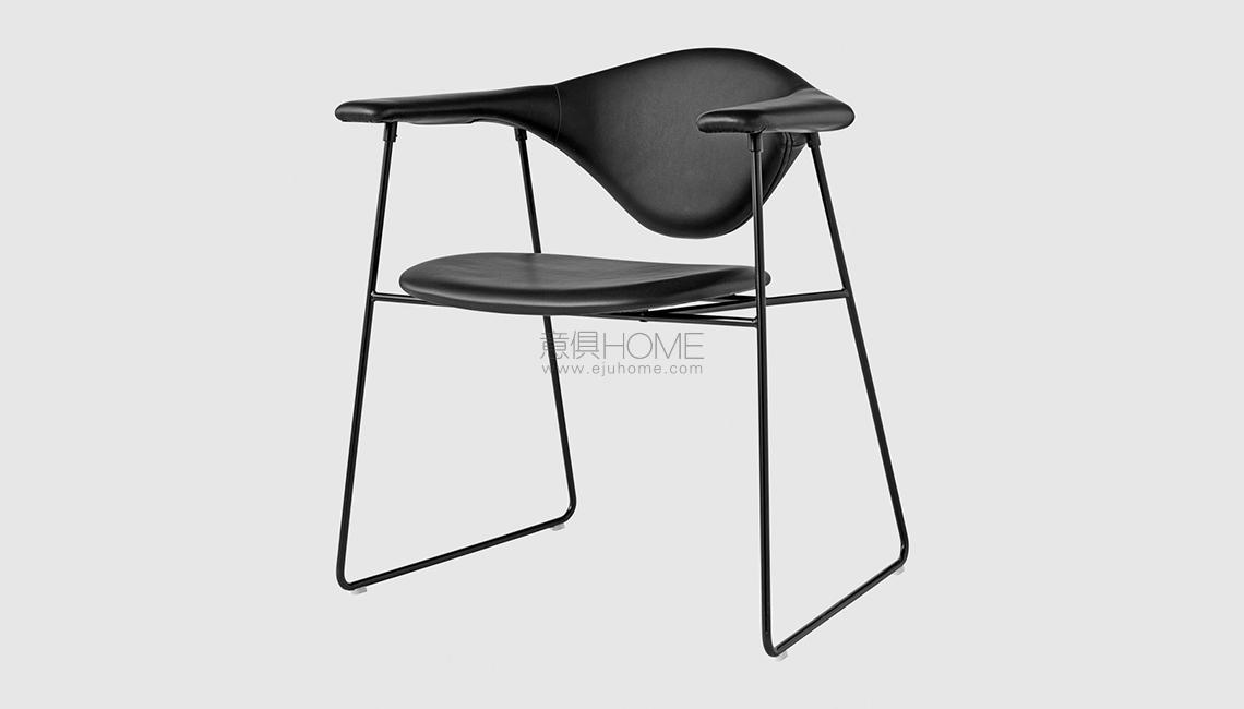 Masculo Dining Chair - Fully Upholstered - Sledge base椅子