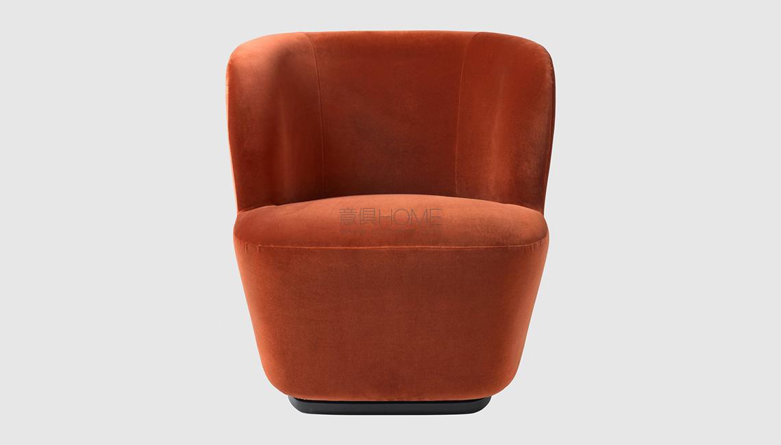 Stay_LoungeChair_75_Swivel_GubiVelvet-641_Front_1024x1024