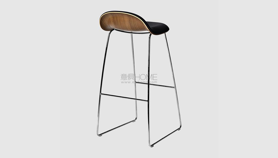 Gubi_Stool_3D_75_SledgeBase_Chrome_FrontUpholstered_Wood_Walnut_Fabric_Black_Back_2c7a27f9-ee69-4512-b6f1-e4340d508cef_1024x1024