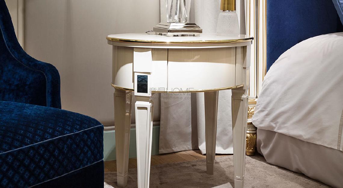 rz 15 place vendome bedside table