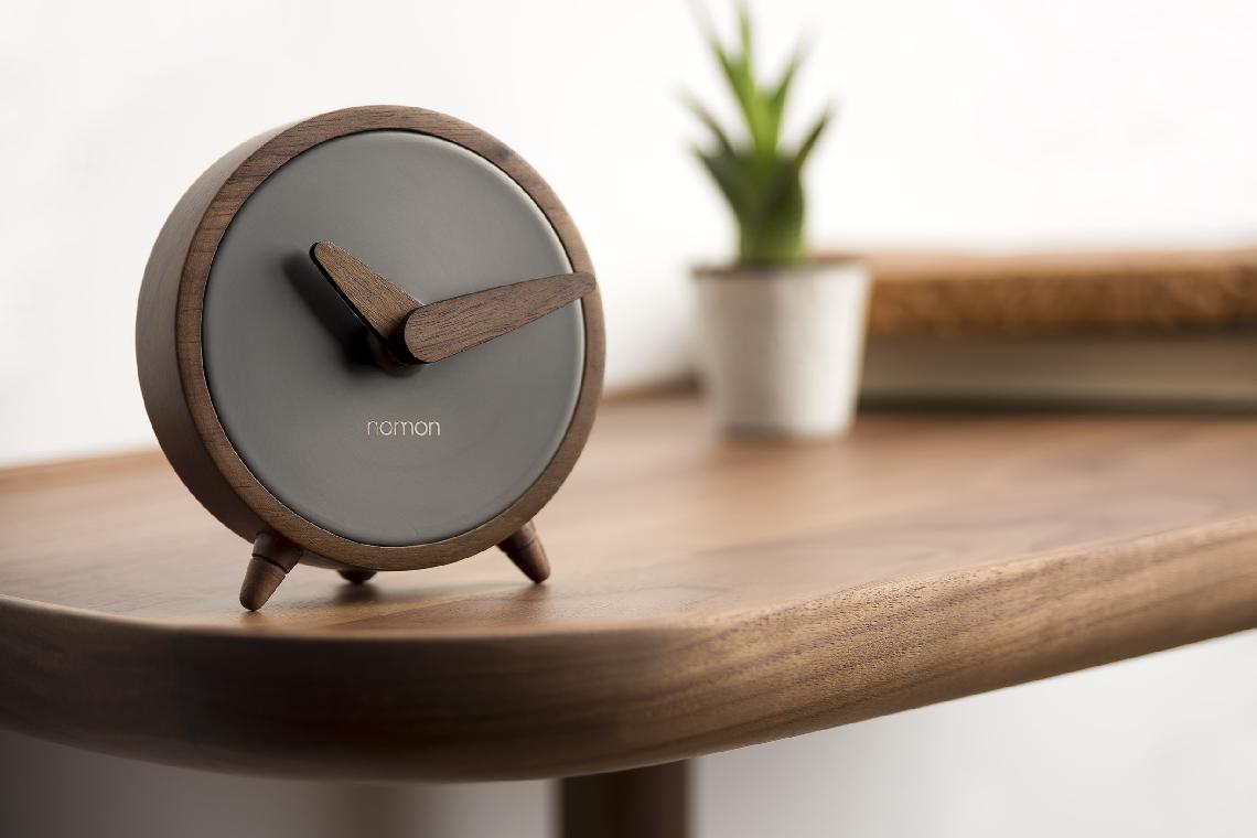 atomo-graphite-wallnut-nomon-clocks