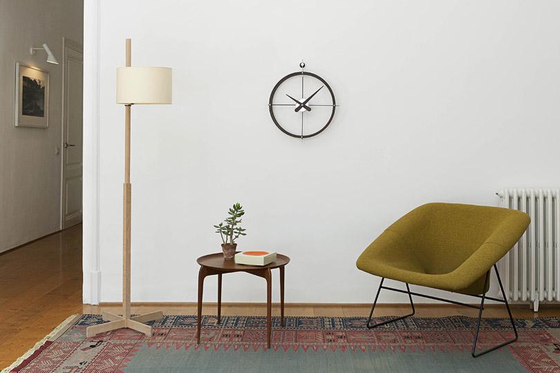2-puntos-nomon-clocks-wallnut-furniture