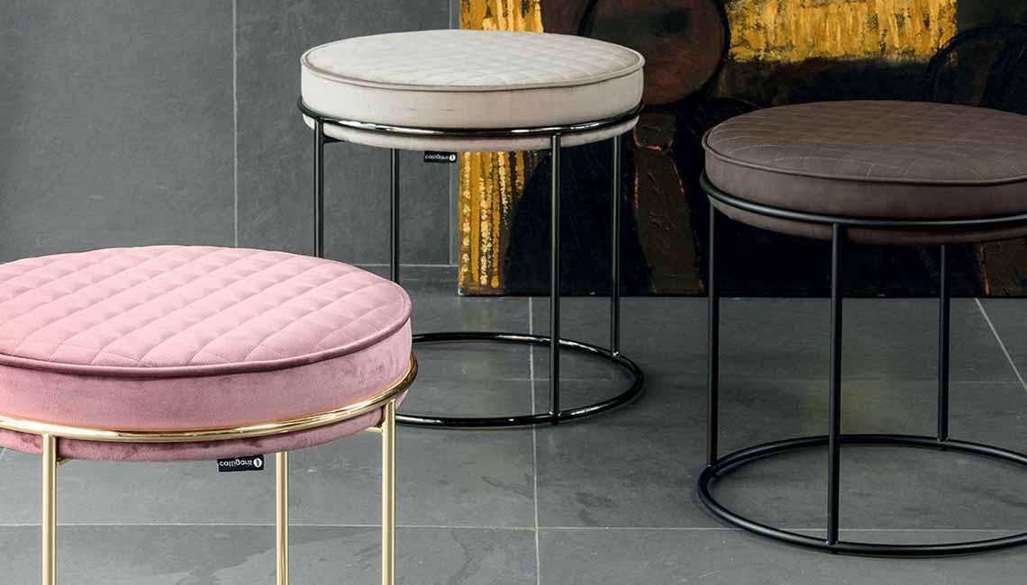 Upholstered metal pouffe 坐垫