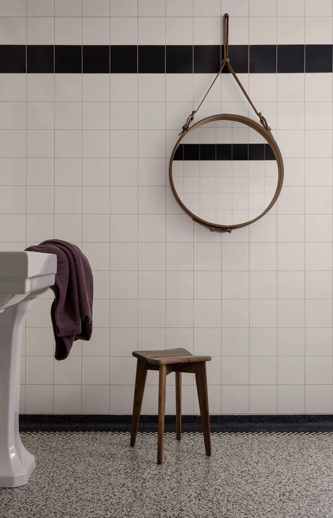 TrefleStool_AdnetWallMirrorCircular_1108x4000