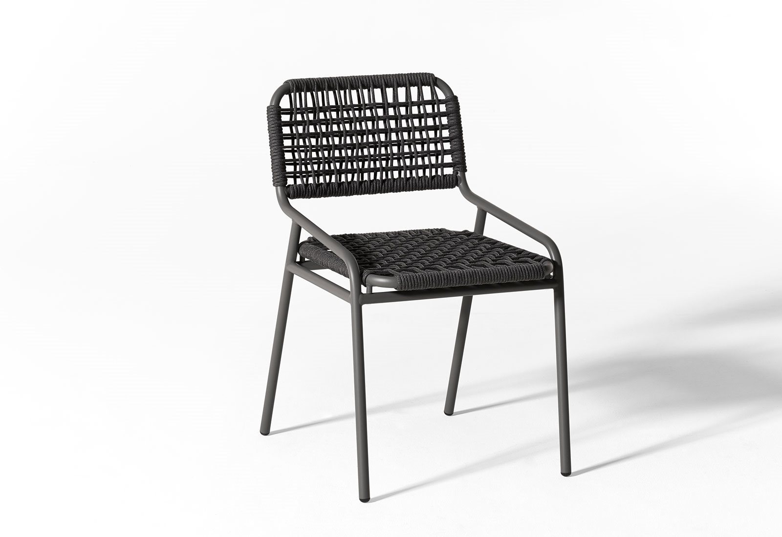 Tai-open-air-chair-04-1600x1100