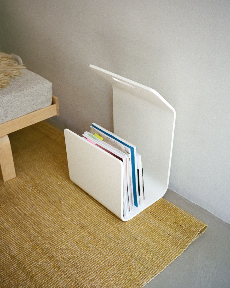 Kanto_Magazine_Rack_white_lacquer_3-2383169