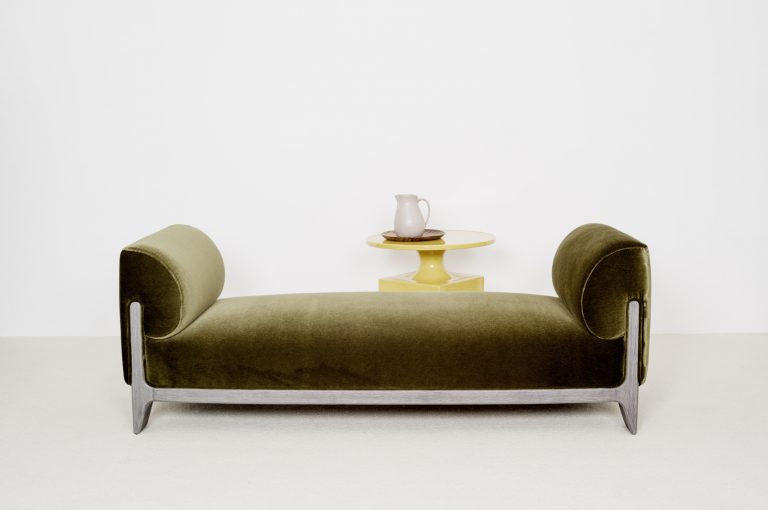 BOB-daybed-OUK2-gueridon-1-768x510