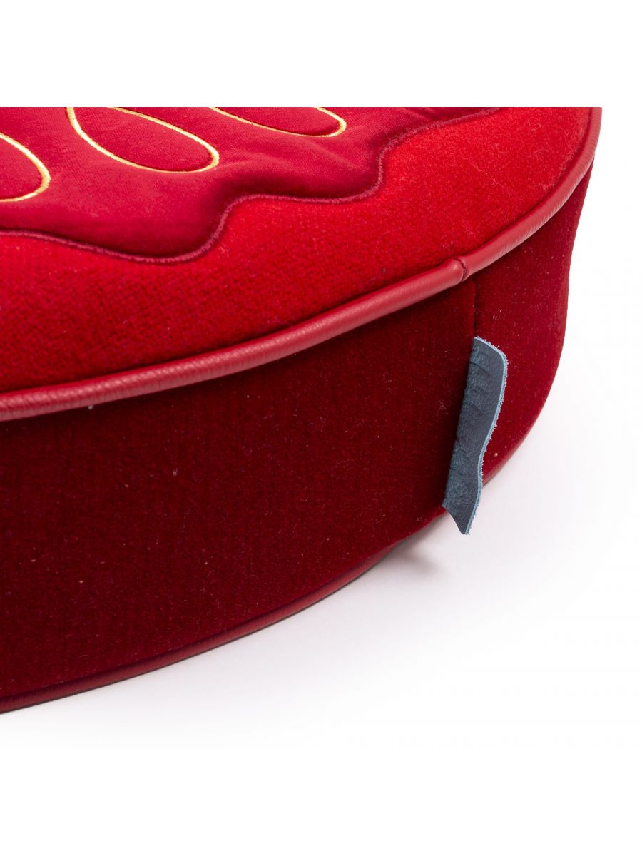 意大利家具SELETTI的Tomato Cushion 垫子 细节图