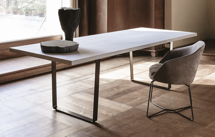 9400 Ribbon 长餐桌