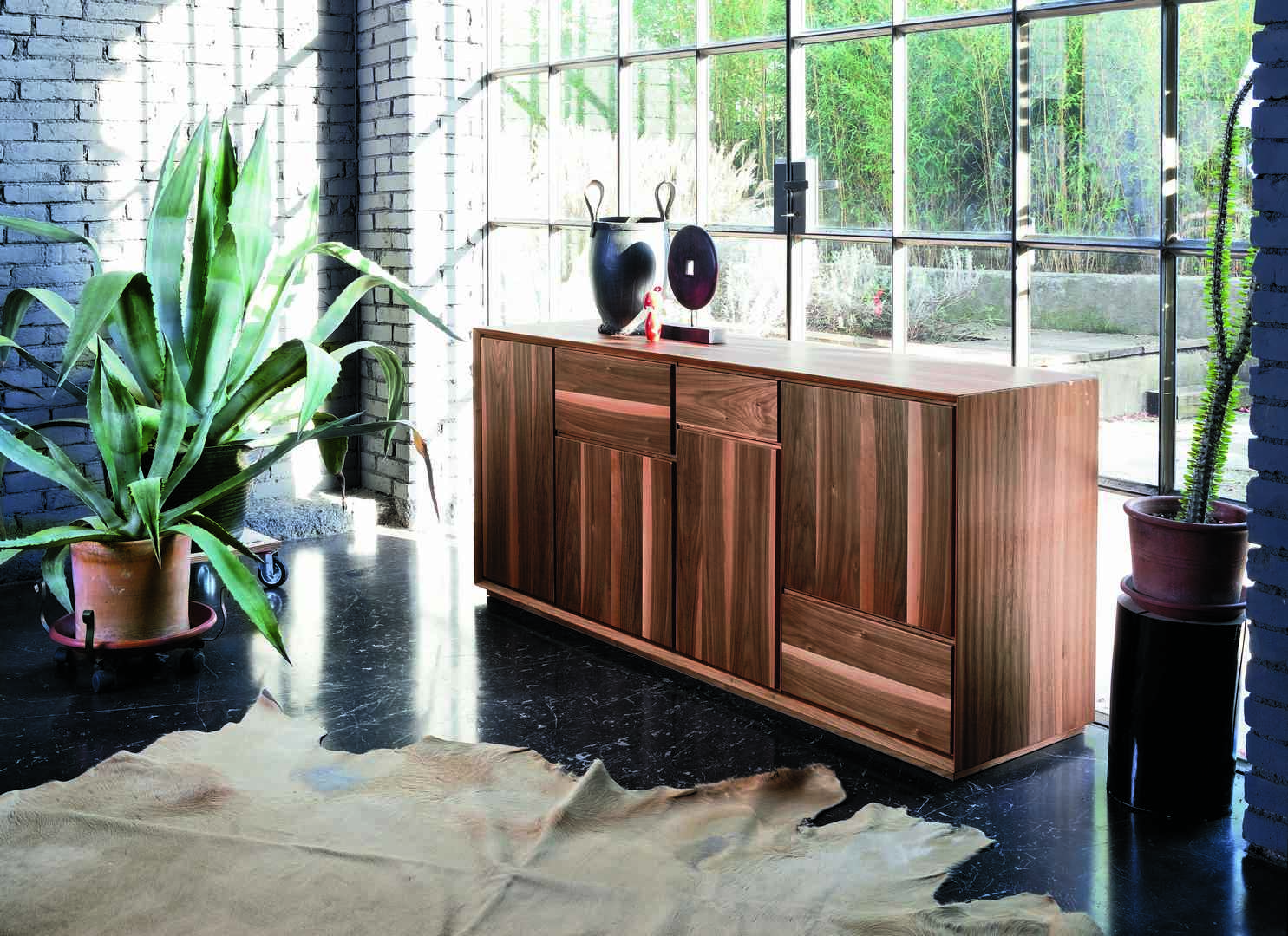 意大利家具ALTACORTE的madie Sideboard Walnut 餐边柜 细节图