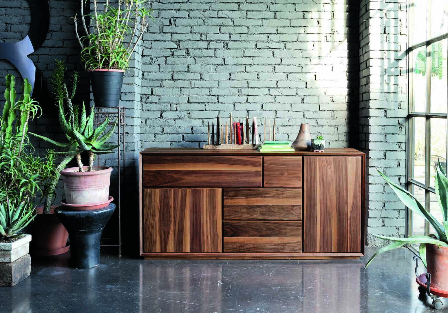 意大利家具ALTACORTE的madie Sideboard Walnut 餐边柜 细节图